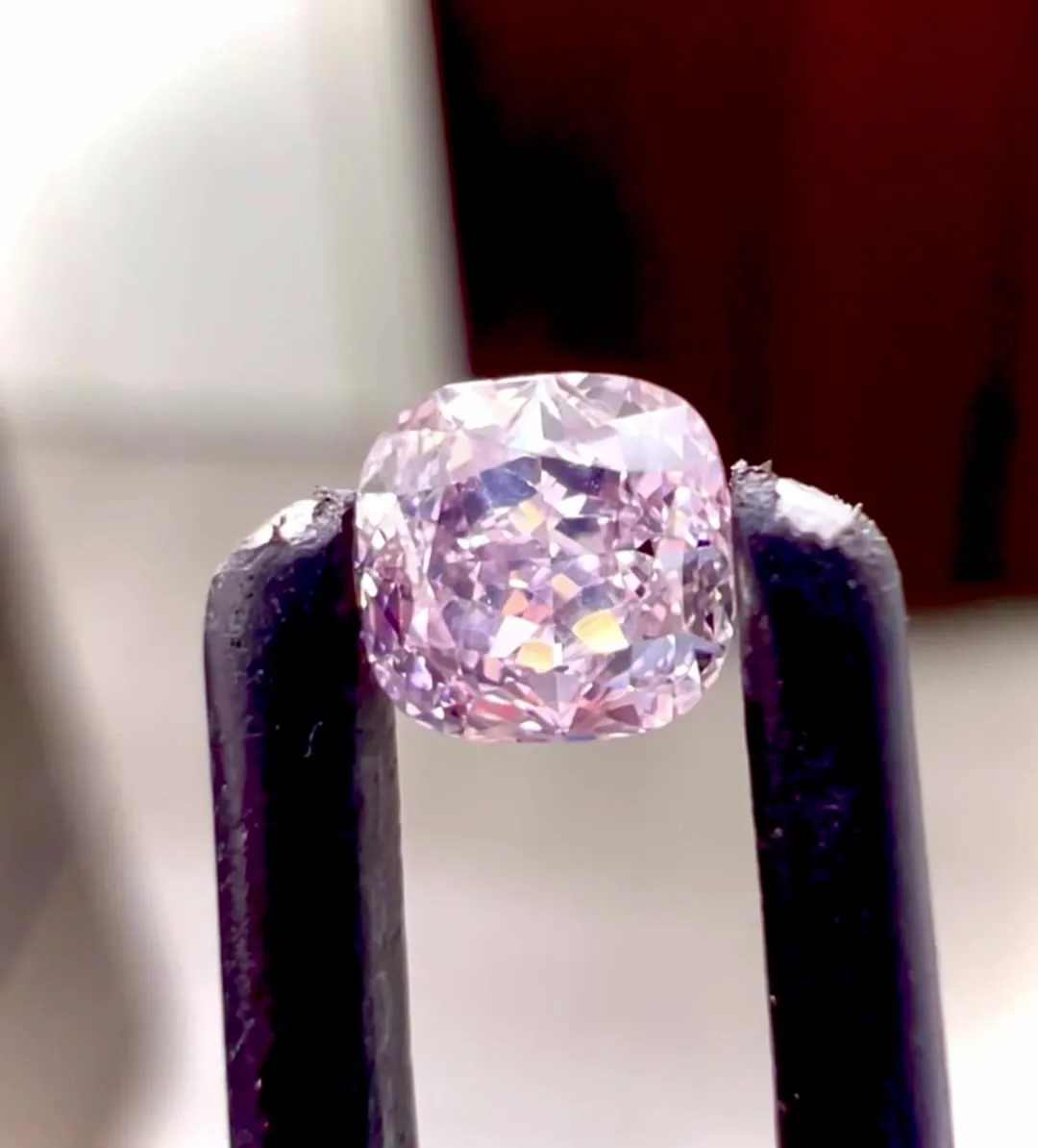 0.28ct Cushion modified Natural Diamond (Colour Fancy Purplish Pink, Clarity VS2, GIA Certified)