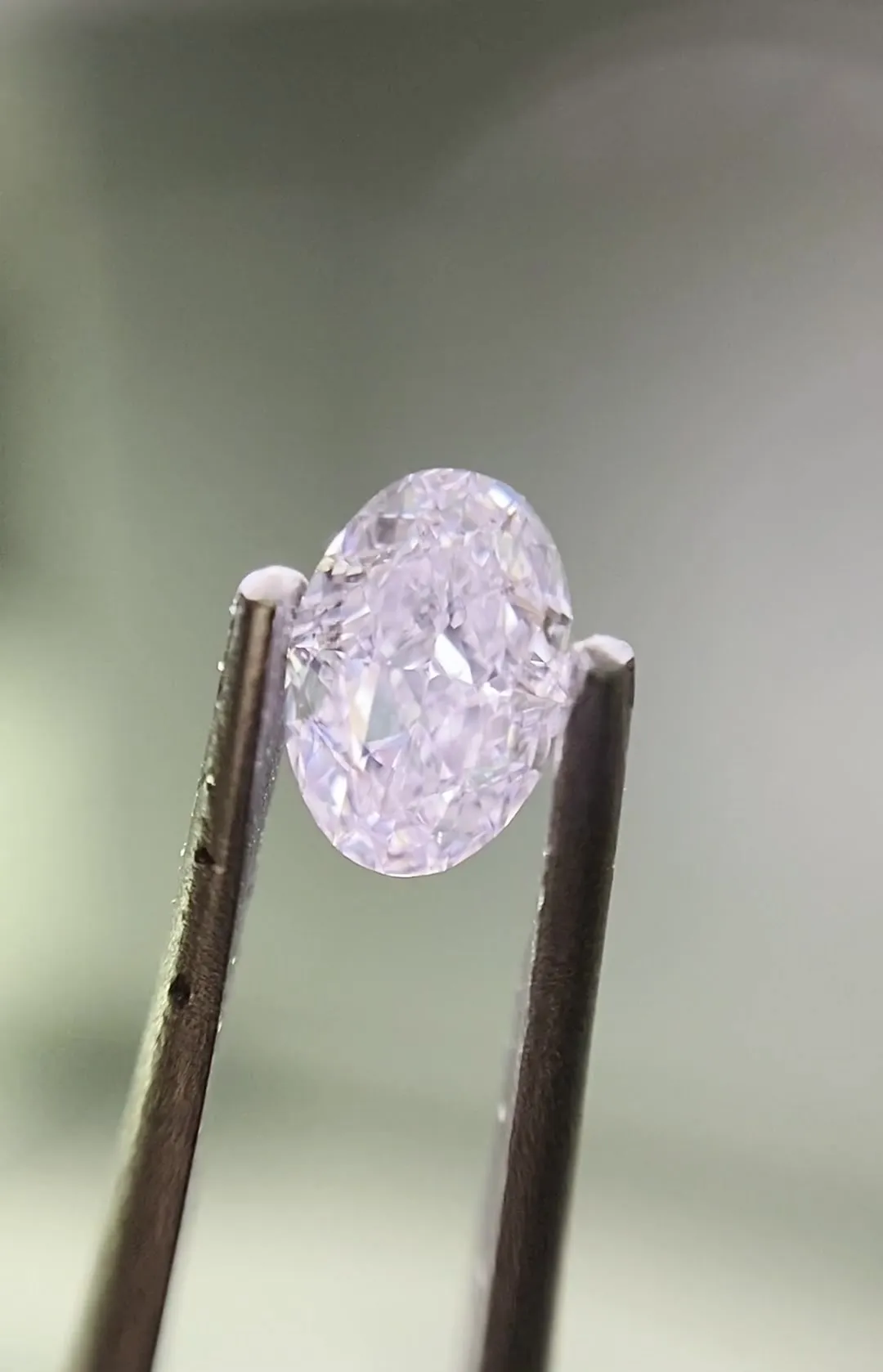 0.30ct Oval Natural Diamond (Colour Faint Pink, Clarity VS2, GIA Certified)