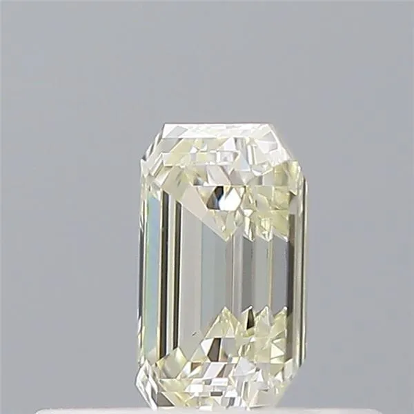 0.32 Carats EMERALD Diamond