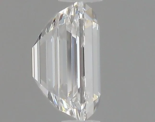 0.7 Carats EMERALD Diamond