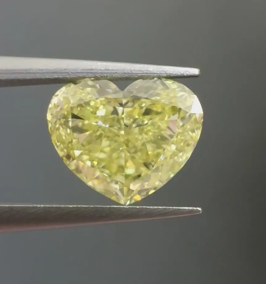 1.00ct Heart Natural Diamond (Colour Fancy Light Yellow, Clarity SI2, Cut GD, GIA Certified)