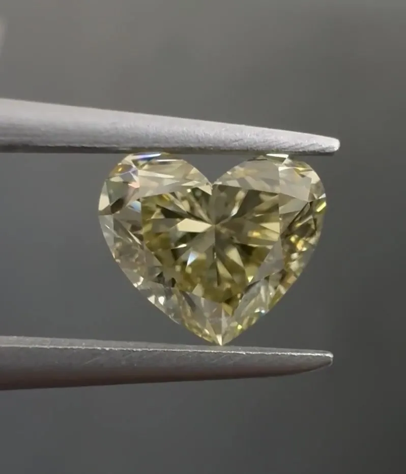 1.00ct Heart Natural Diamond (Colour Light Gray, Clarity VS2, GIA Certified)