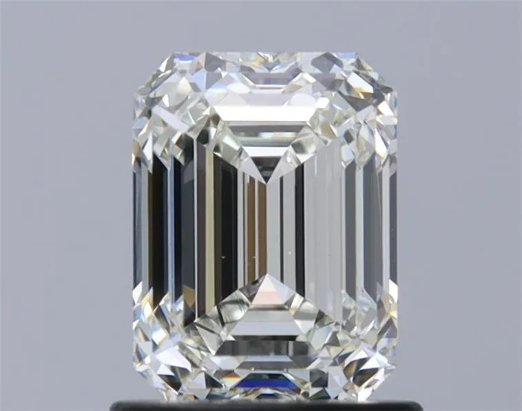 1.22 Carats EMERALD Diamond
